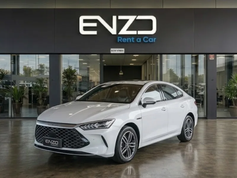 BYD King para locação na Enzo Rent a Car